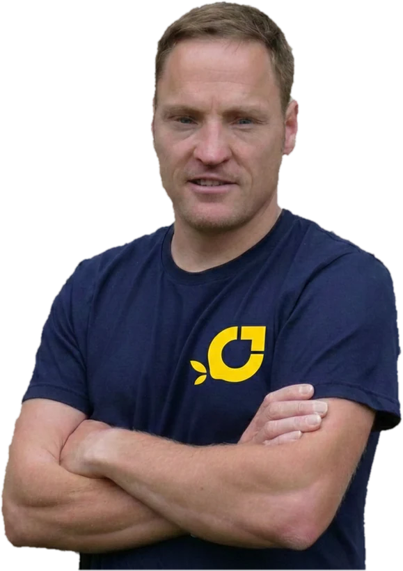 Jason Hinsley, co-founder of Happy Lemon Labs, arms folded in a Happy Lemon t-shirt.